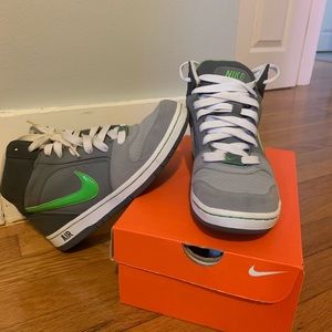 Unisex Nike Air Sneakers!